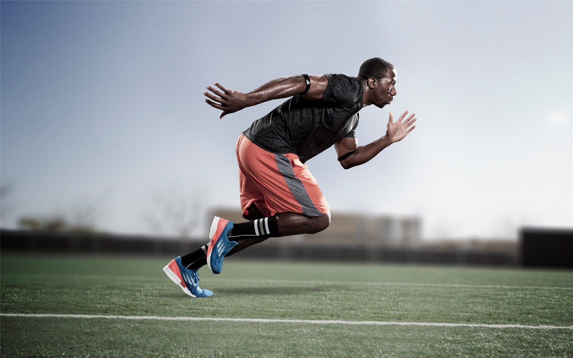 足球赛场焦点!德国队对阵法国队,关键一战,双方鏖战至最后一刻